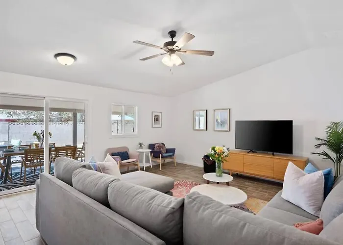 Fab Phx Getaway W/ Pool & Fire Pit Holiday home