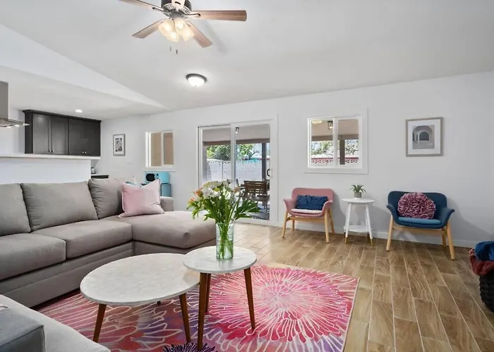 Fab Phx Getaway W/ Pool & Fire Pit Holiday home Phoenix
